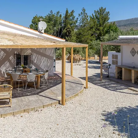 Rustic Escape By Fidalsa Villa Ibi