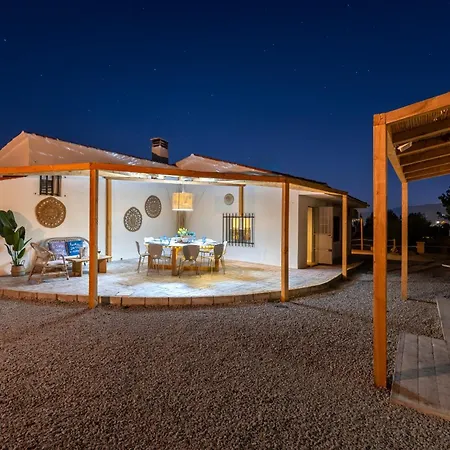 Rustic Escape By Fidalsa Villa Ibi