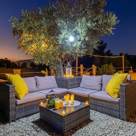 Rustic Escape By Fidalsa Villa *