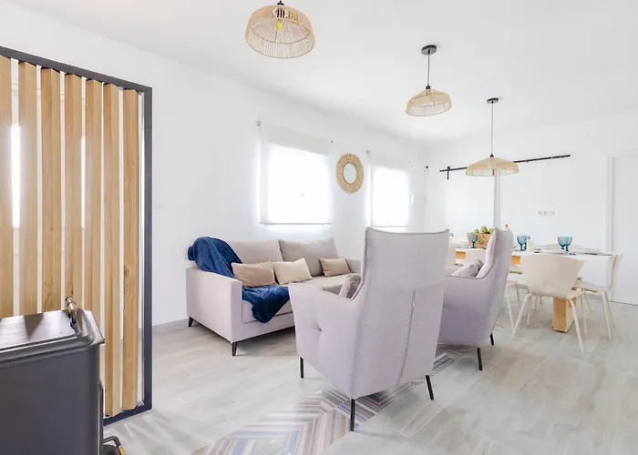 Rustic Escape By Fidalsa Villa Ibi